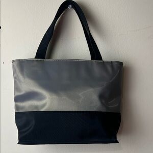 Chic Two-Tone Tote Bag in Gray and Black